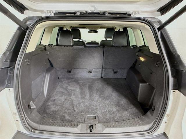 Photo of 2016 White Ford Escape