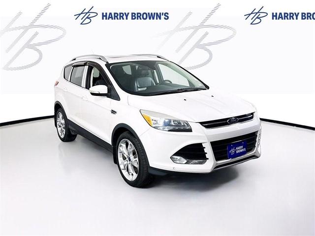 Photo of 2016 White Ford Escape