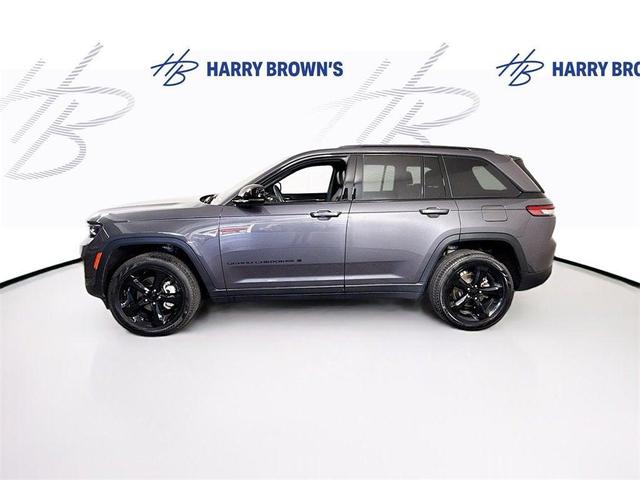 Photo of 2024 Metallic Jeep Grand Cherokee