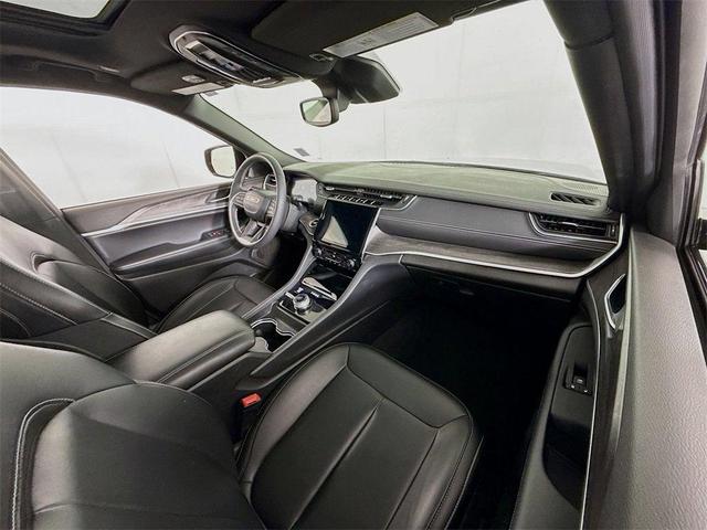 Photo of 2024 Metallic Jeep Grand Cherokee