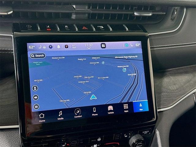 Photo of 2024 Metallic Jeep Grand Cherokee