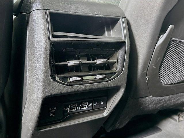 Photo of 2024 Metallic Jeep Grand Cherokee