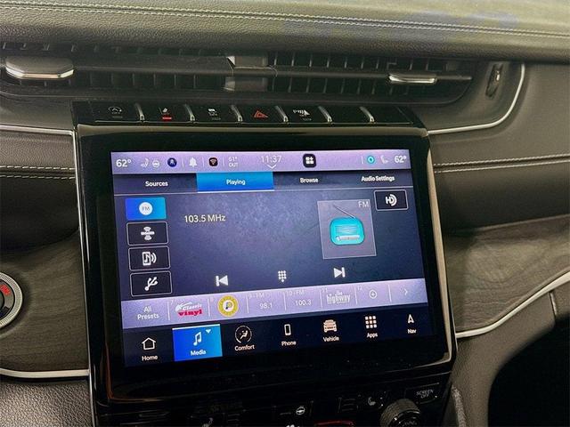 Photo of 2024 Metallic Jeep Grand Cherokee