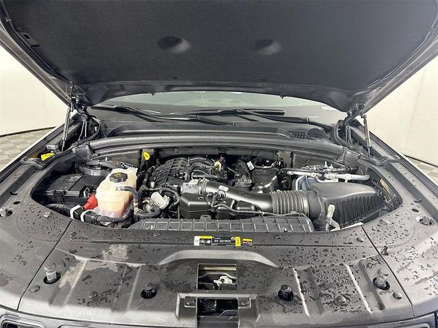 Photo of 2024 Metallic Jeep Grand Cherokee