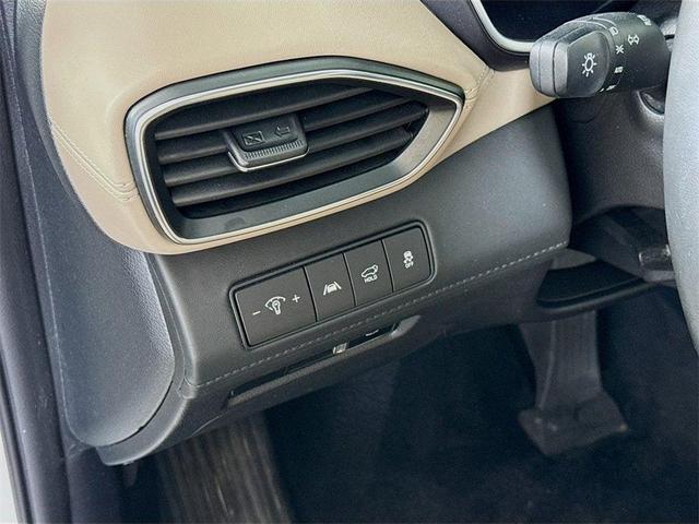 Photo of 2021 White Hyundai SANTA FE