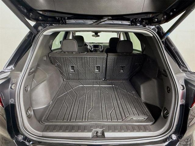 Photo of 2022 Mosaic Black Metallic Chevrolet Equinox
