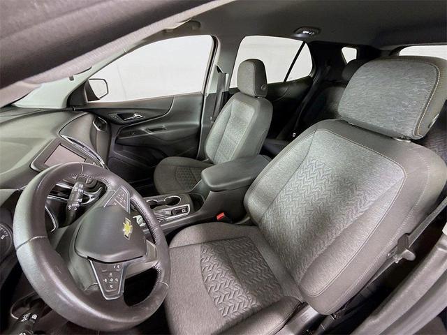 Photo of 2022 Mosaic Black Metallic Chevrolet Equinox