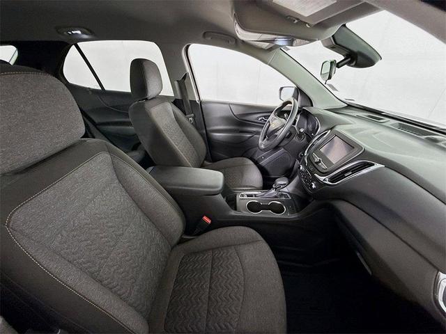 Photo of 2022 Mosaic Black Metallic Chevrolet Equinox