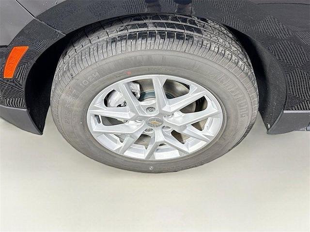 Photo of 2022 Mosaic Black Metallic Chevrolet Equinox