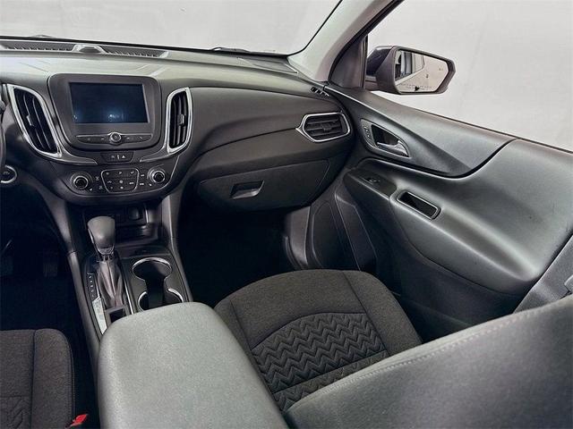 Photo of 2022 Mosaic Black Metallic Chevrolet Equinox