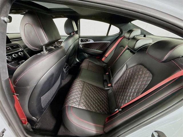 Photo of 2022 White Genesis G70
