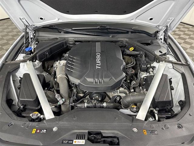 Photo of 2022 White Genesis G70