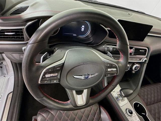 Photo of 2022 White Genesis G70