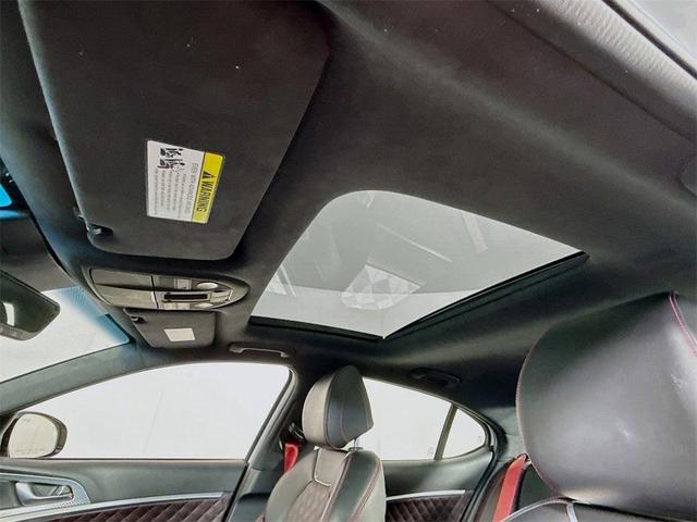 Photo of 2022 White Genesis G70
