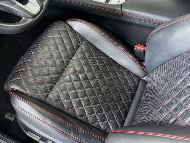 Photo of 2022 White Genesis G70