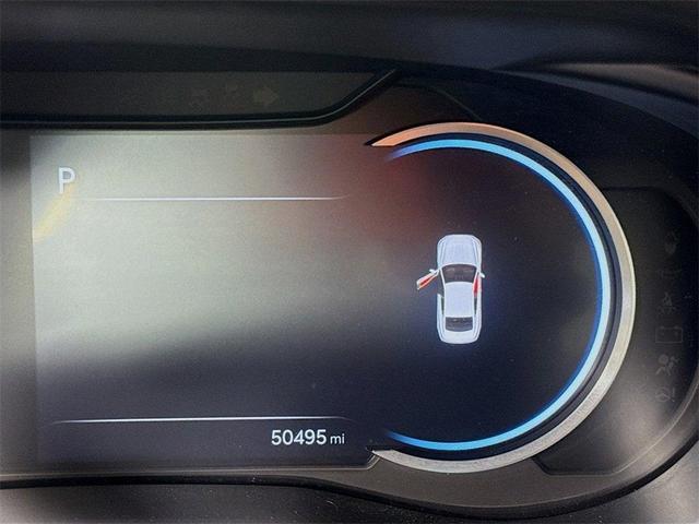 Photo of 2022 White Genesis G70