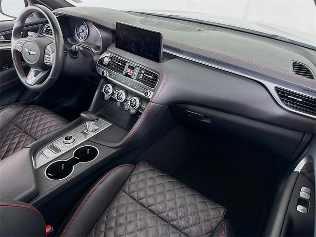 Photo of 2022 White Genesis G70