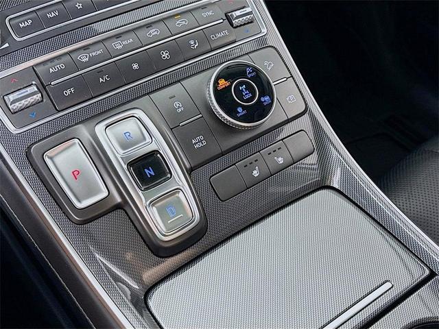 Photo of 2021 White Hyundai SANTA FE