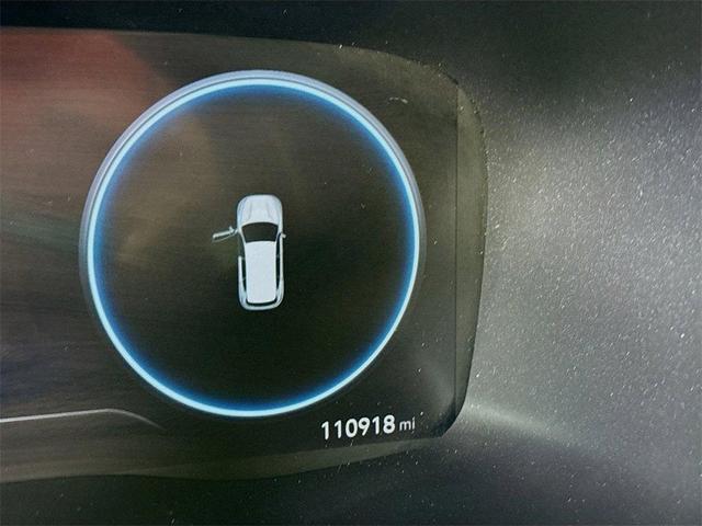 Photo of 2021 White Hyundai SANTA FE