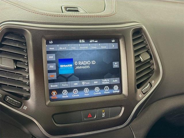 Photo of 2022 White Jeep Cherokee