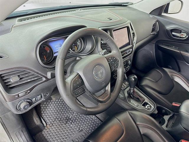 Photo of 2022 White Jeep Cherokee