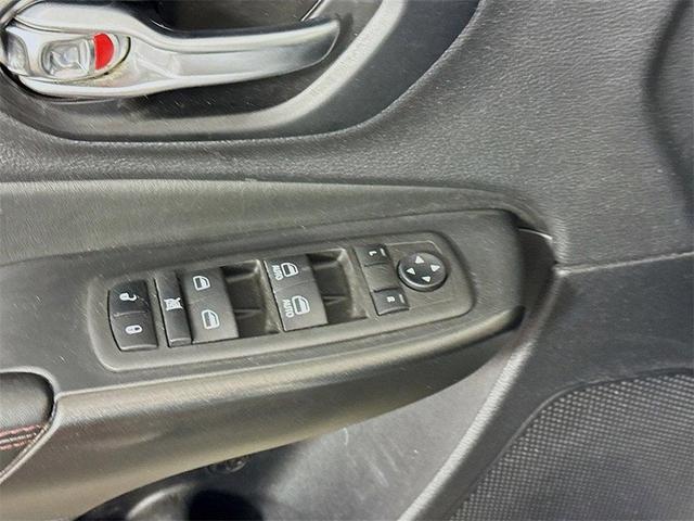 Photo of 2022 White Jeep Cherokee
