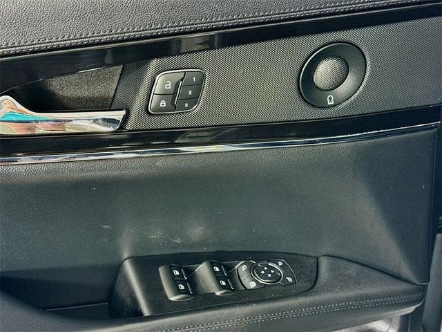 Photo of 2021 Silver Lincoln Nautilus
