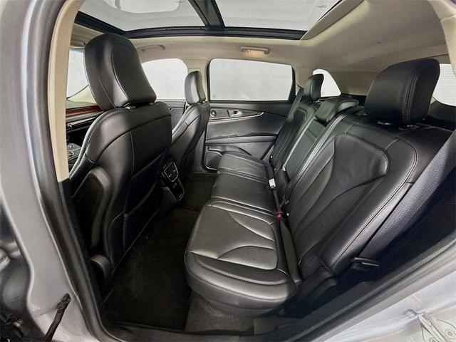 Photo of 2021 Silver Lincoln Nautilus