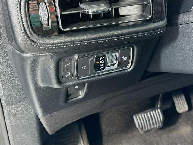 Photo of 2021 Silver Lincoln Nautilus