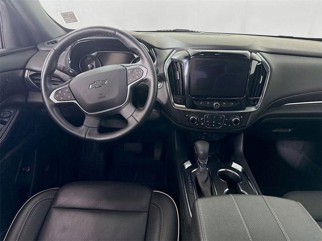Photo of 2023 Summit White Chevrolet Traverse