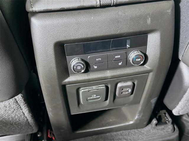 Photo of 2023 Summit White Chevrolet Traverse