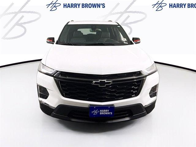 Photo of 2023 Summit White Chevrolet Traverse