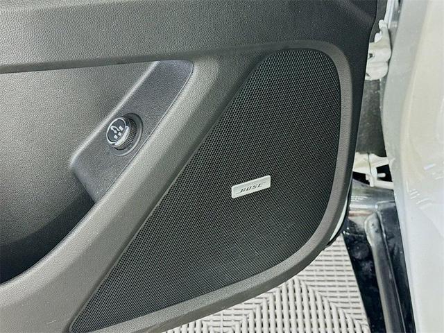 Photo of 2023 Summit White Chevrolet Traverse