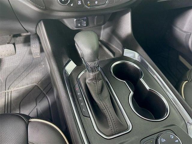 Photo of 2023 Summit White Chevrolet Traverse
