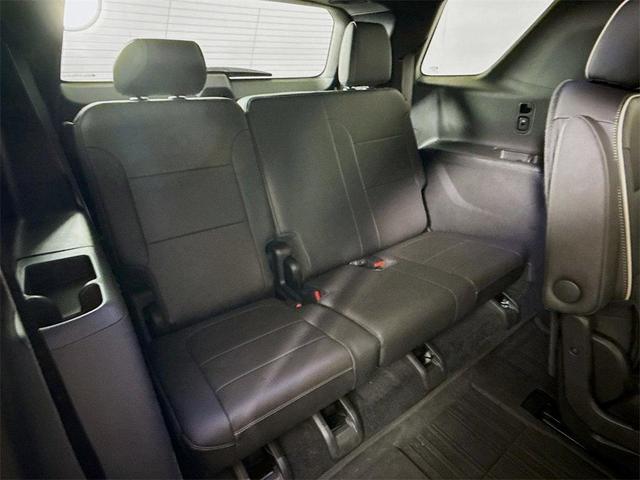 Photo of 2023 Summit White Chevrolet Traverse