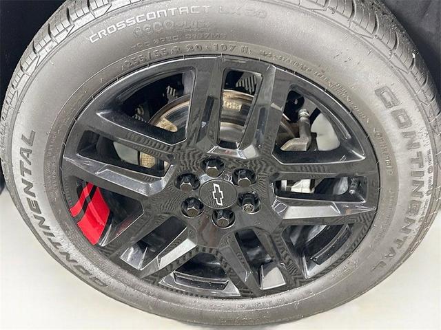 Photo of 2023 Summit White Chevrolet Traverse