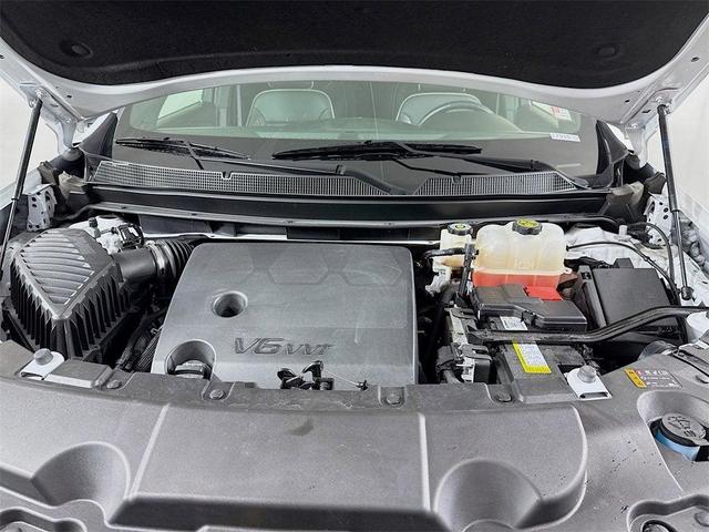 Photo of 2023 Summit White Chevrolet Traverse