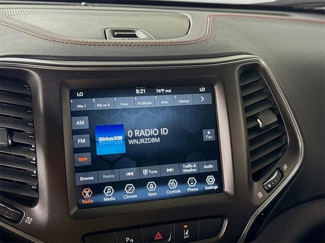 Photo of 2022 Gray Jeep Cherokee