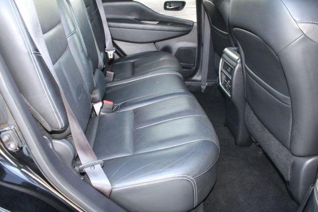 Photo of 2015 Magnetic Black Metallic Nissan Murano