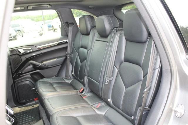 Photo of 2018 Palladium Metallic Porsche Cayenne