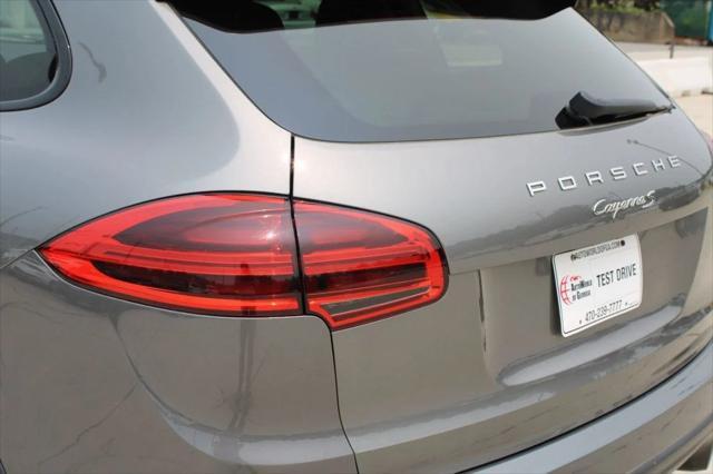 Photo of 2018 Palladium Metallic Porsche Cayenne