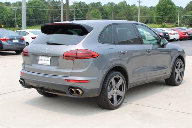 Photo of 2018 Palladium Metallic Porsche Cayenne