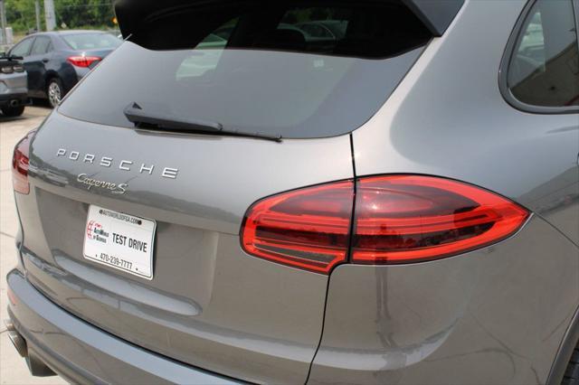 Photo of 2018 Palladium Metallic Porsche Cayenne