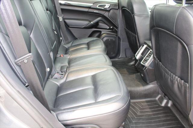 Photo of 2018 Palladium Metallic Porsche Cayenne