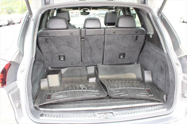 Photo of 2018 Palladium Metallic Porsche Cayenne