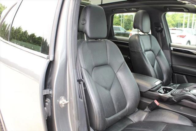 Photo of 2018 Palladium Metallic Porsche Cayenne