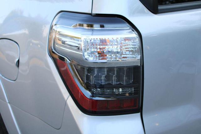 Photo of 2014 Classic Silver Metallic Toyota 4Runner