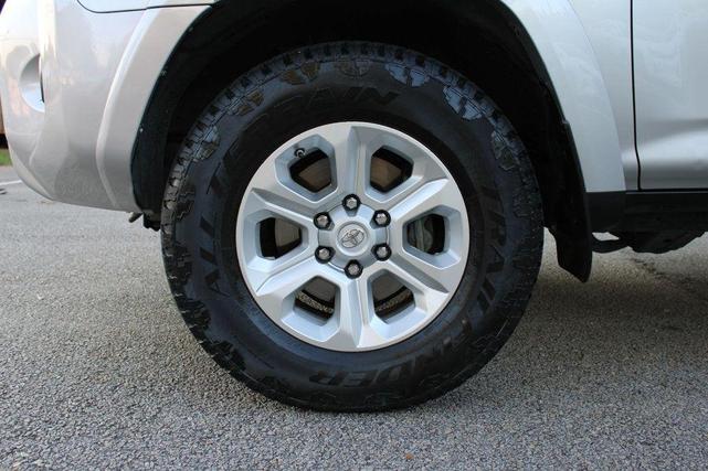 Photo of 2014 Classic Silver Metallic Toyota 4Runner