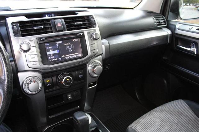 Photo of 2014 Classic Silver Metallic Toyota 4Runner
