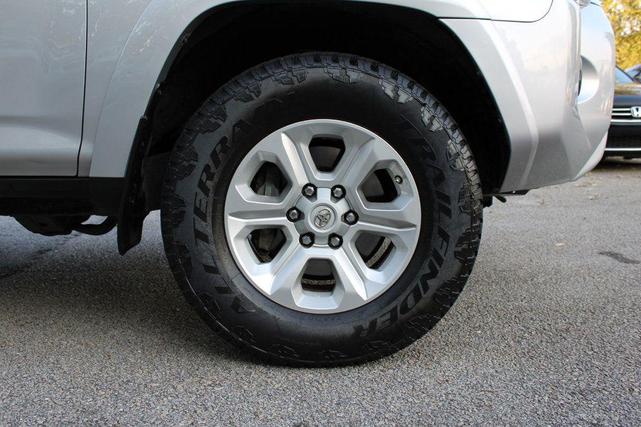 Photo of 2014 Classic Silver Metallic Toyota 4Runner